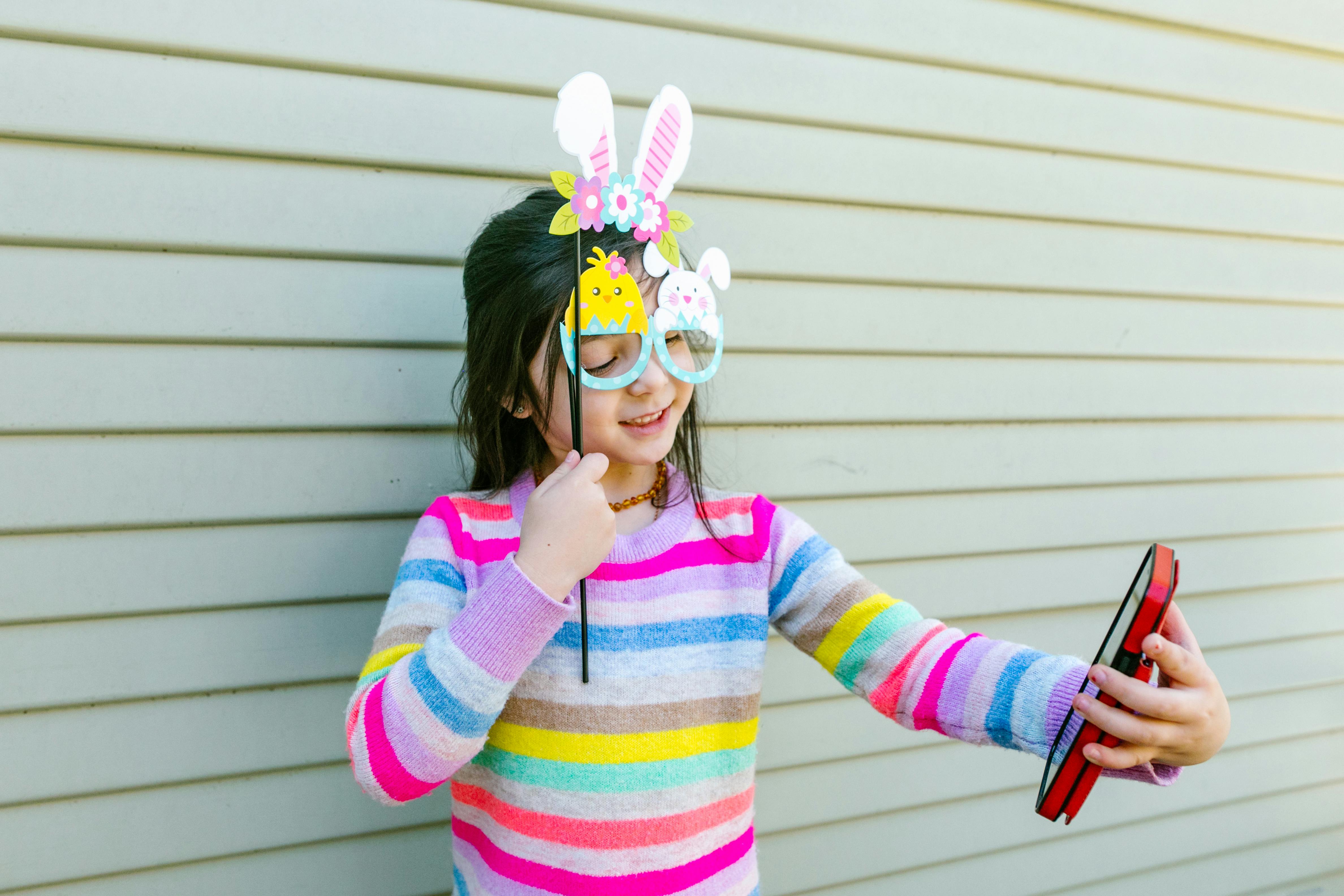 Kółka boczne w sieci: czym jest kontrola rodzicielska i jak dbać o bezpieczeństwo dziecka w sieci